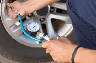 Comment contrôler la pression des pneus ?